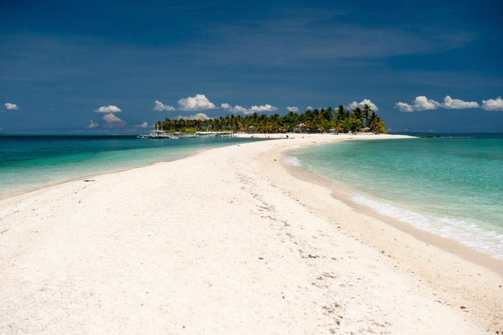 Kalanggaman Island white sandbar and turquoise water in Leyte